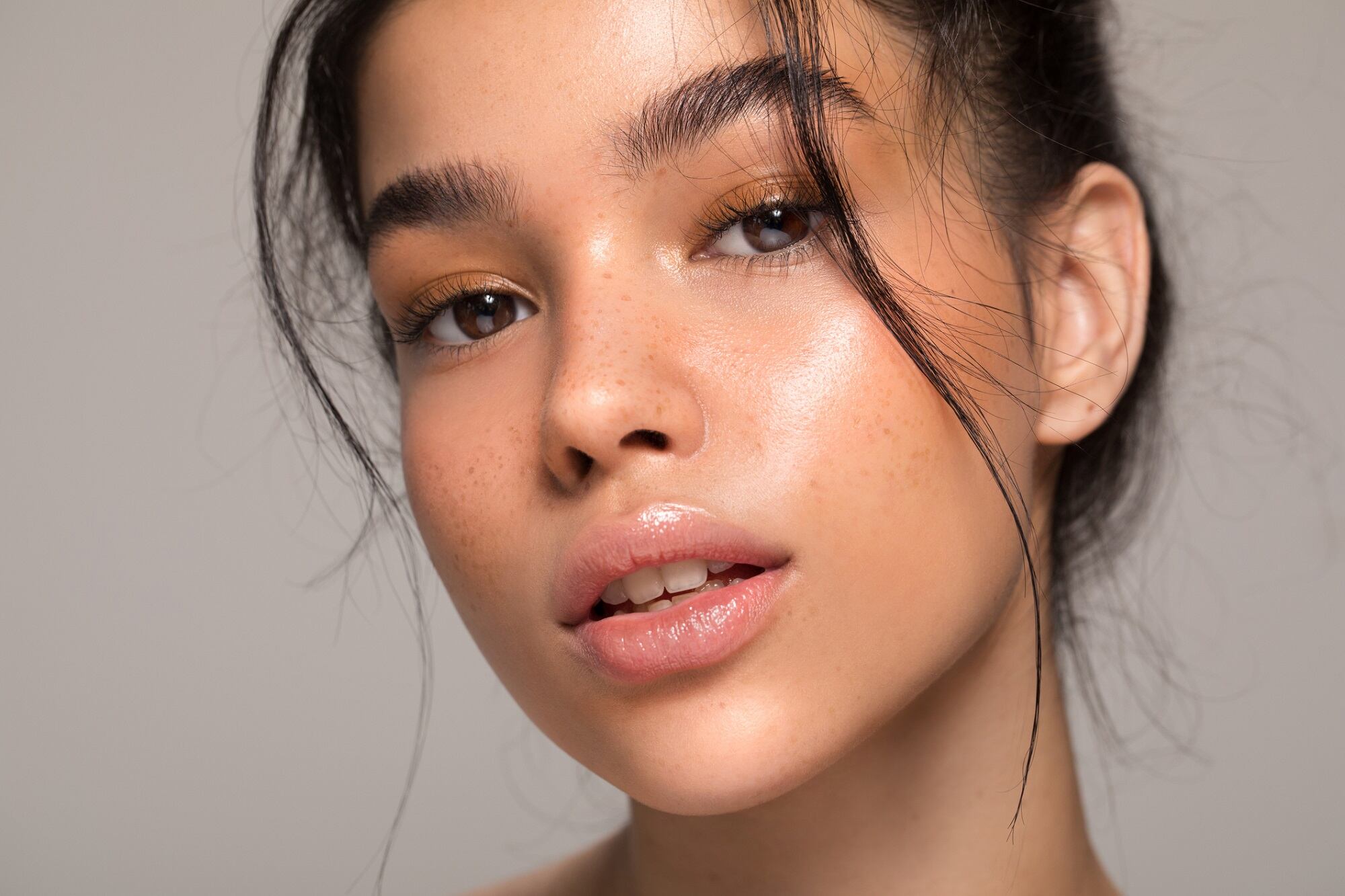 IPSY-crowns-Clean-Girl-top-beauty-trend-of-2024.jpg