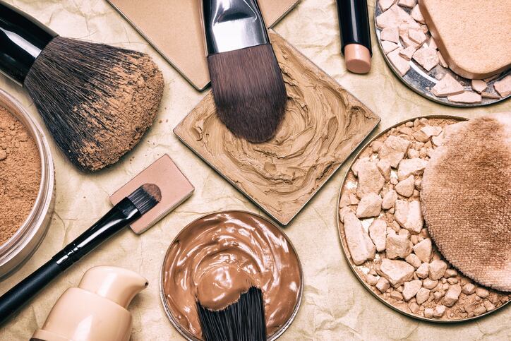 Androgynous beauty: makeup for men and gender-free fragrance