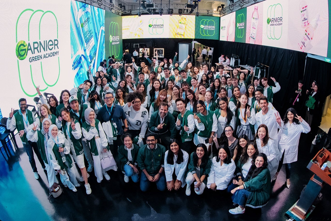 Garnier-Green-Academy-Graduation-Group-Photo-1.jpg