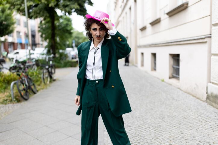 genderless_nonbinary_gender_fluid_woman_man_fashion_style_beauty_Cosmetics_hair_makeup.jpg