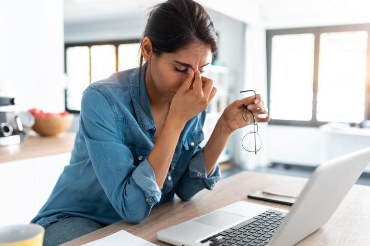 working_workfromhome_homeworking_homeoffice_consumer_woman_business_stress_wellbeing_wellness_mentalhealth_mindfulness_emotions.jpg