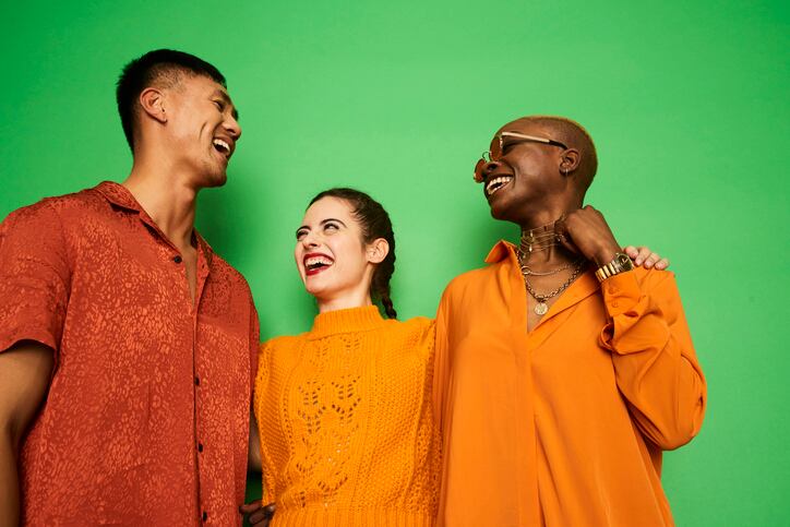 friends_consumers_women_men_mixed_diverse_diversity_inclusivity_gender_race_skintype_hairtype_genderless_trends_marketing.jpg