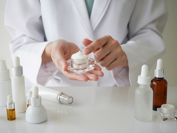 beauty_Cream_formulation_preservatives_natural_ingredients_formula_skincare_lab_science.jpg
