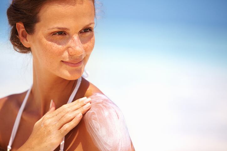 Beiersdorf files patent on integrated sunscreen-UV stamp dispenser