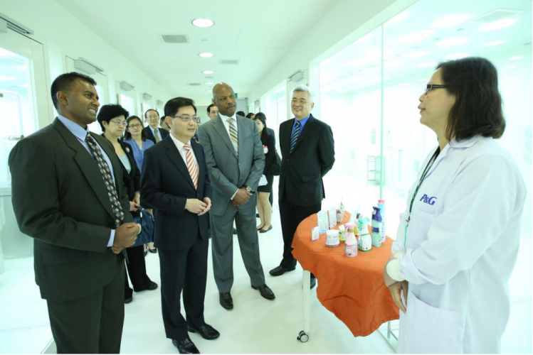 P&G welcomes finance minister to Singapore Innovation Centre