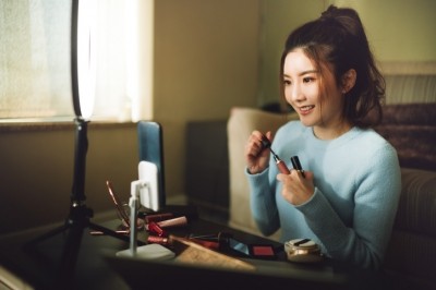 Wanghong is a newly coined term referring to an Internet star popular on social networking sites. Unlike celebrity marketing, consumers recognise these influencers as ordinary people who are not much different from themselves and tend to trust them more. ©Getty Images