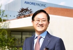AmorePacific's Suh Kyung-Bae named 'Asia's 2015 Businessman of the Year'